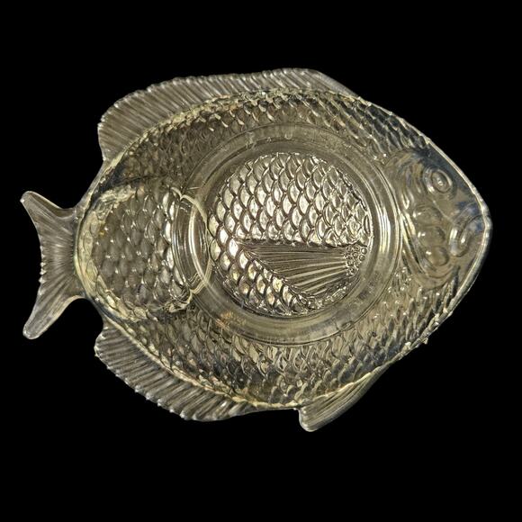 Set of 4 Vintage Clear Glass Fish Shaped Plates 8"x6.5" Textured Design - Picture 2 of 5